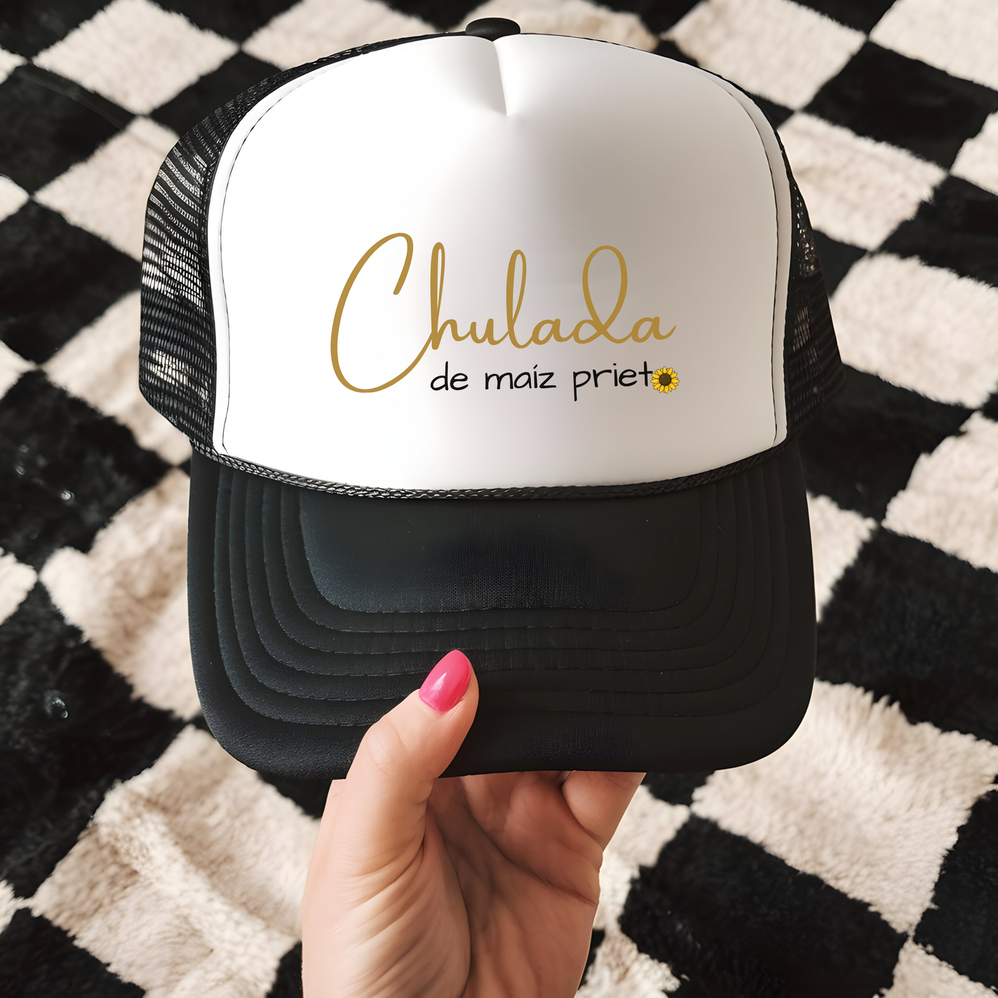 Chulada de Maíz Prieto Trucker Hat – Gorra Negra con Orgullo y Raíces