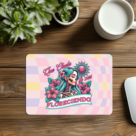 Qué Chula Te Ves Floreciendo Mouse Pad – Latina Empowerment Desk Mat | Pastel Decor